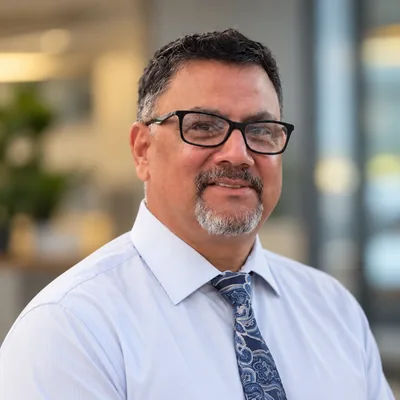 Dr. Ric Bollen